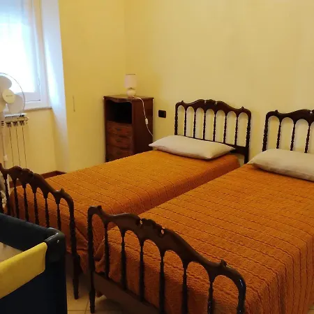 La Casa Sul Ponte: Spacious In زواليي